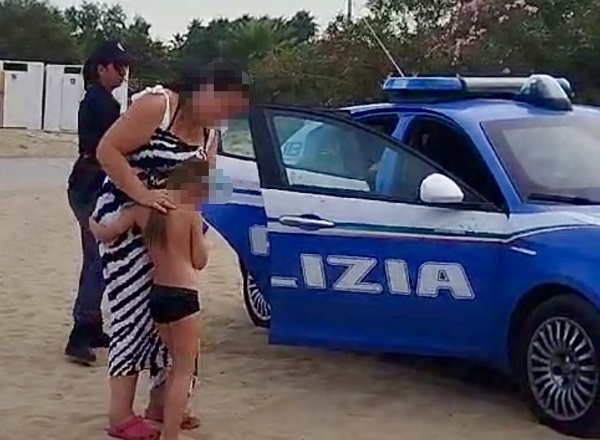 Bambina si smarrisce alla playa di Catania: la storia a lieto fine