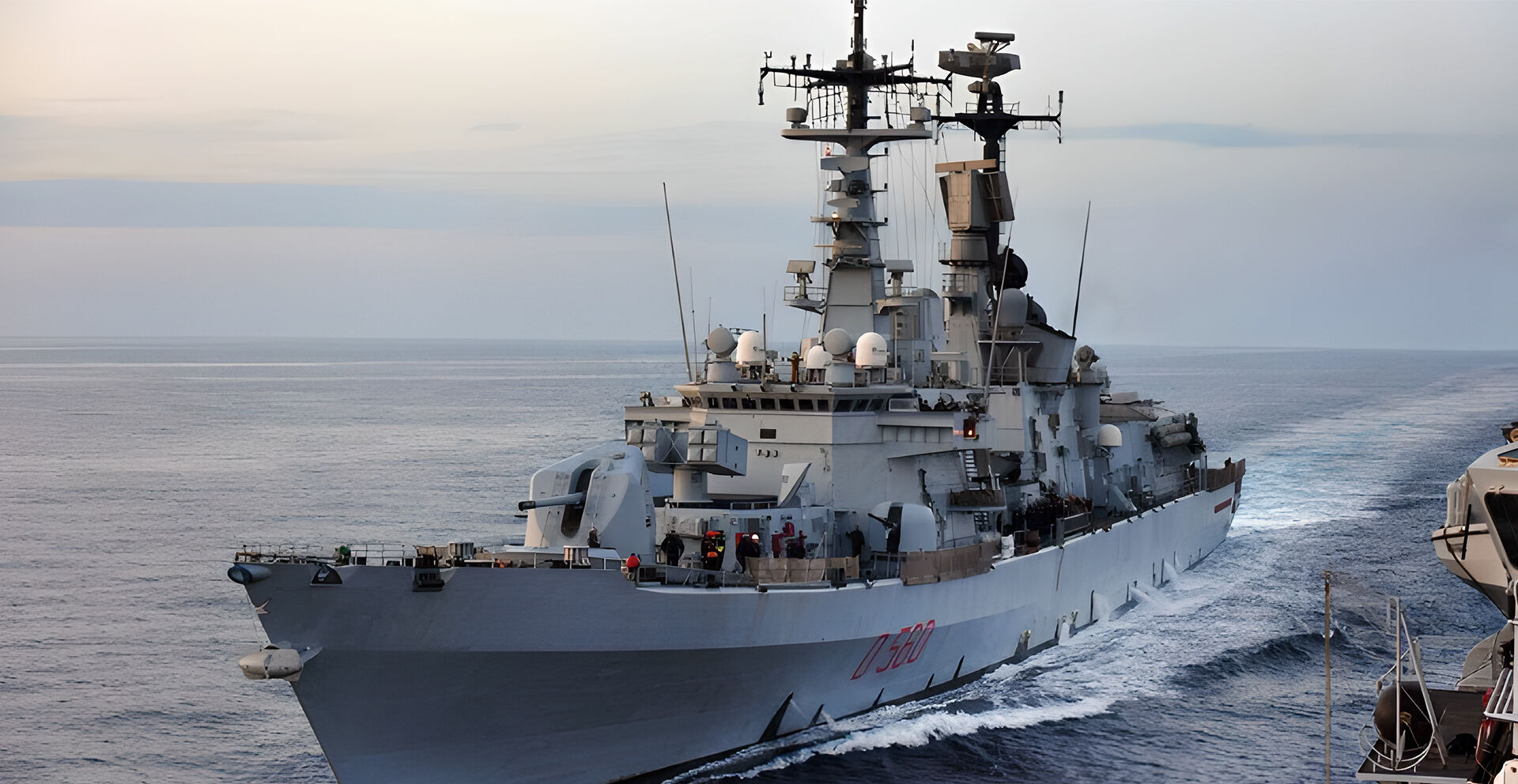 Nave Duran de la Penne Marina Militare, il Duran de la Penne in sosta a Catania