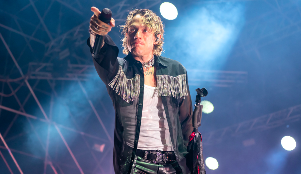 Irama Irama ha infiammato Villa Bellini che ha ballato a ritmo di musica