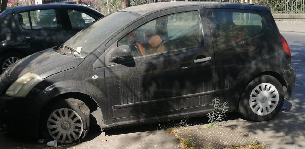 andrea cardello auto abbandonate operazioni pulizia strade catania Cardello: “A Catania le strade sono un cimitero di macchine”