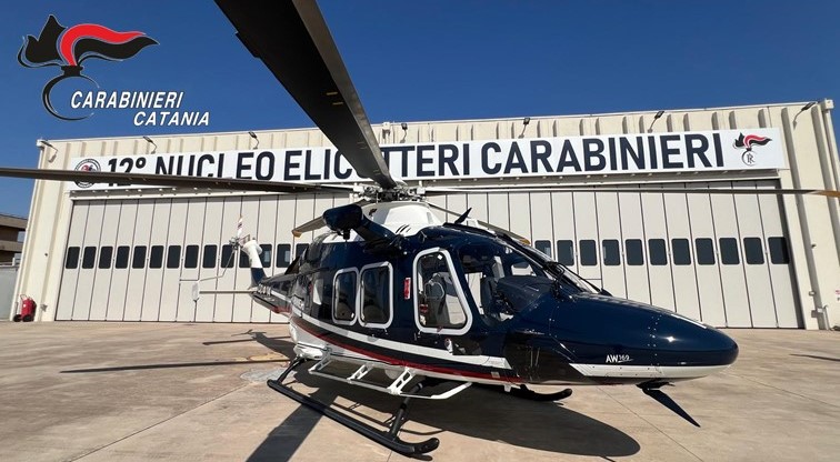 Un nuovo velivolo è stato consegnato al 12° Nucleo Elicotteri Carabinieri di Fontanarossa. Si tratta di un modernissimo e tecnologico elicottero AW 169