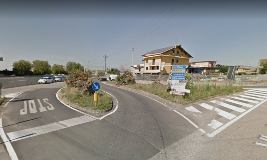 Paternò, cantiere e senso unico alternato sulla S.p. 102/II