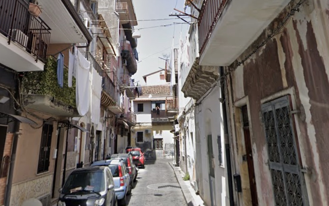 Rapito e liberato un 23enne, in via Calabrò si fa festa