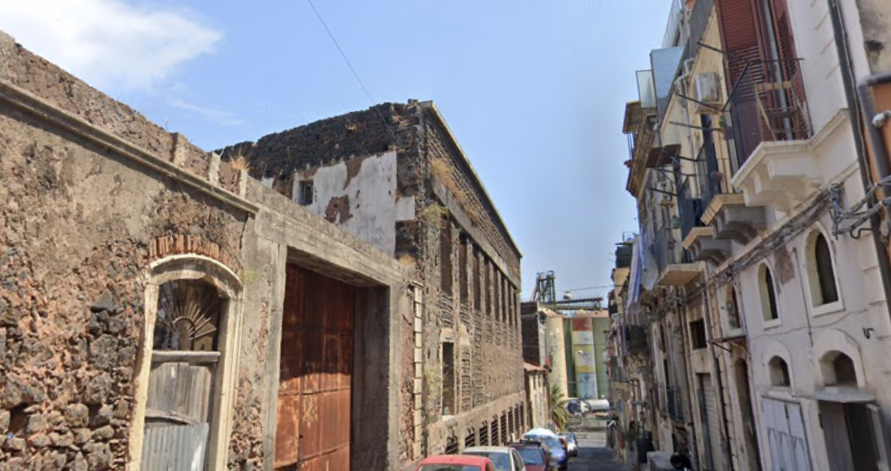 Via Grimaldi Si spara in via Grimaldi agli Angeli Custodi, un ferito