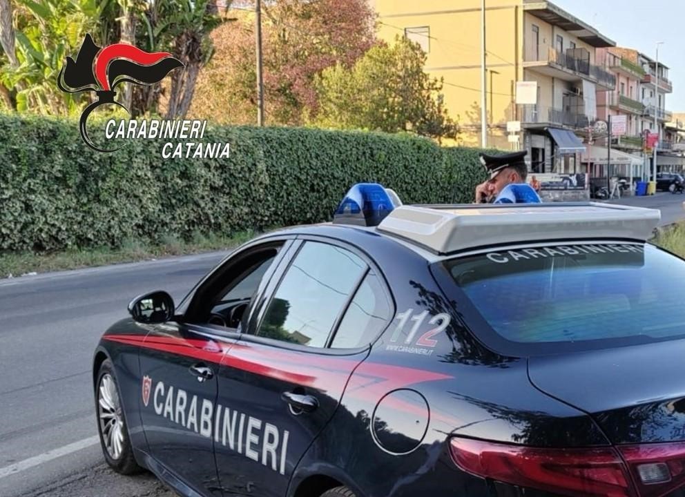 foto furto Librino Ladro dal palato fino al reparto surgelati
