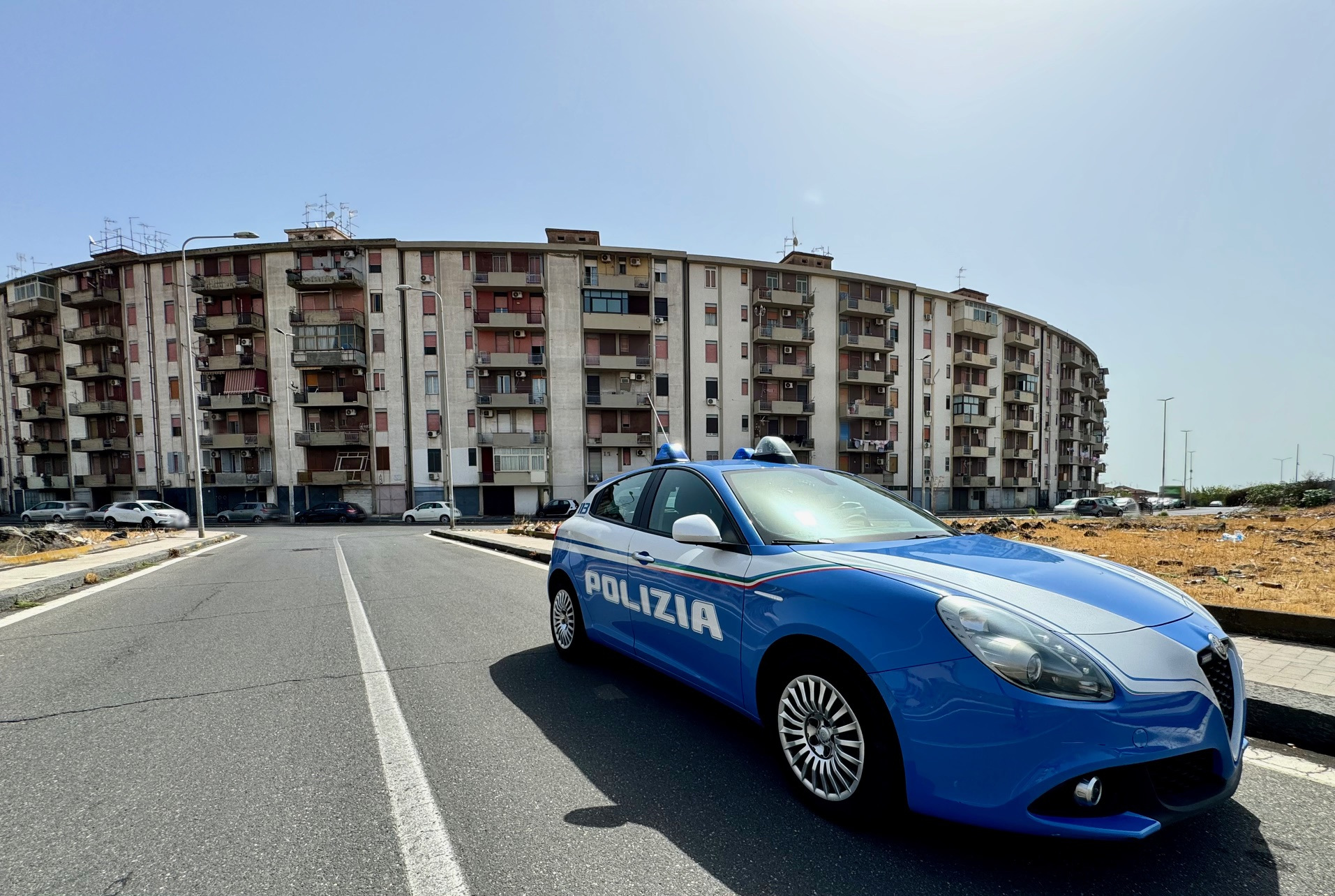 COCAINA E MARIJUANA IN TASCA, SPACCIATORE DI 24 ANNI ARRESTATO DALLA POLIZIA DI STATO Sparatoria in via Ustica, feriti tre minori