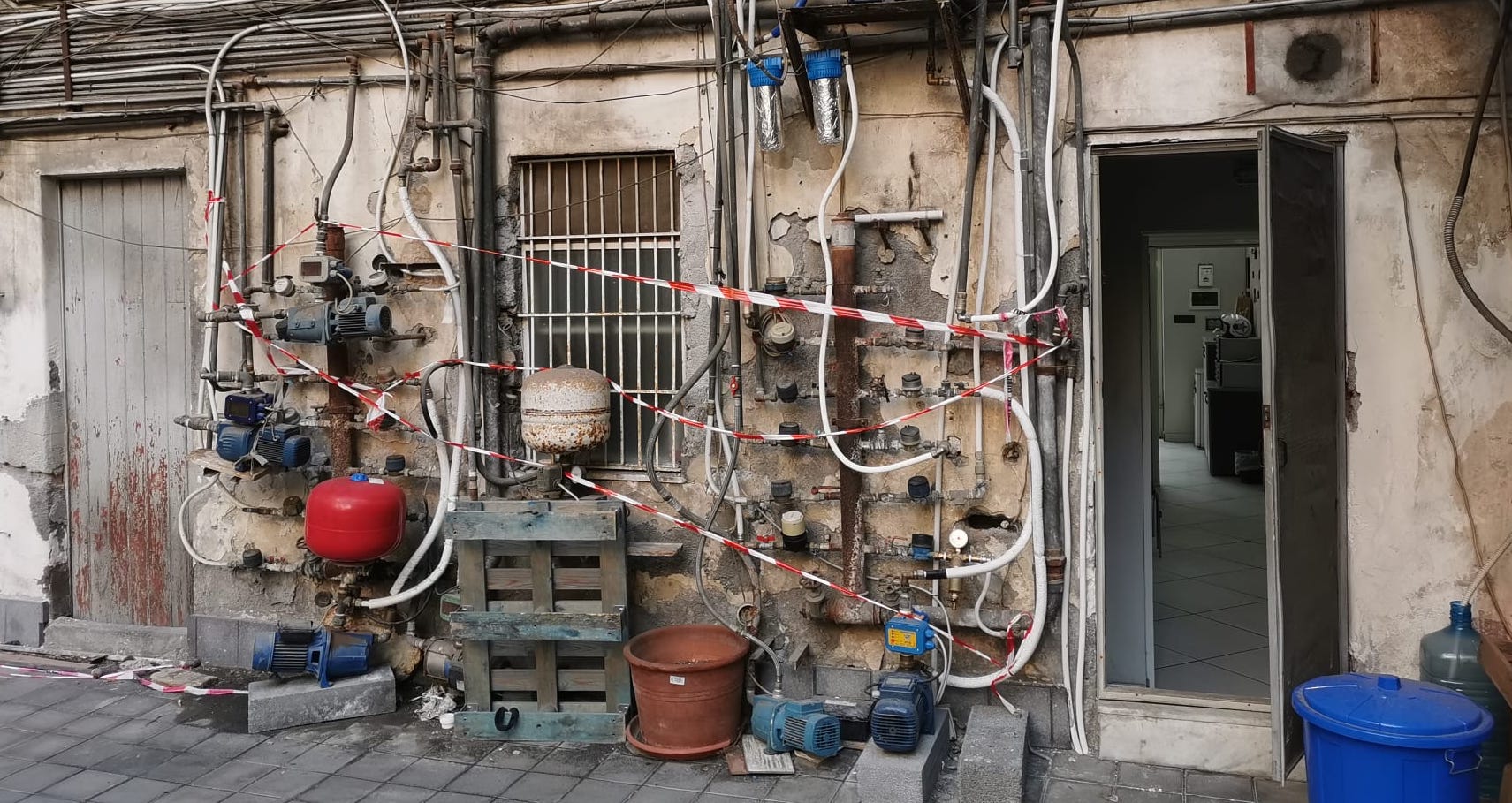 via Vincenzo Giuffrida Catania, pericoli in via Vincenzo Giuffrida 105/C
