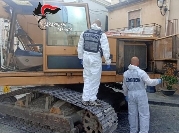 Furto con spaccata e arresto lampo a Raddusa