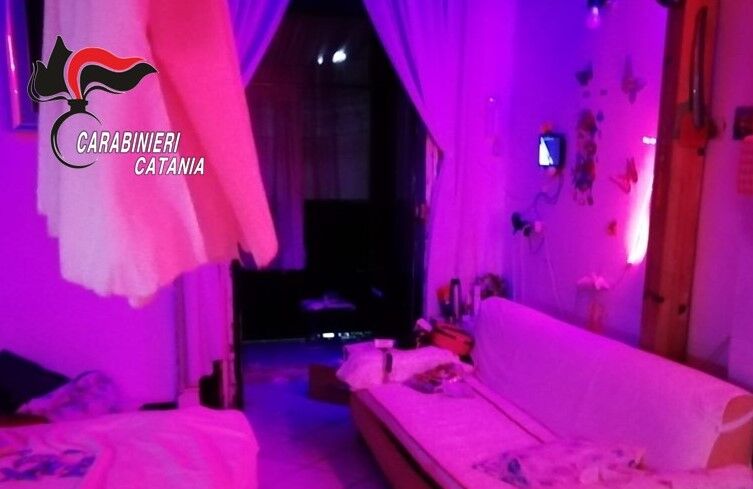Foto Casa d’appuntamenti Prostituzione a Catania, alla Stazione una casa di appuntamento