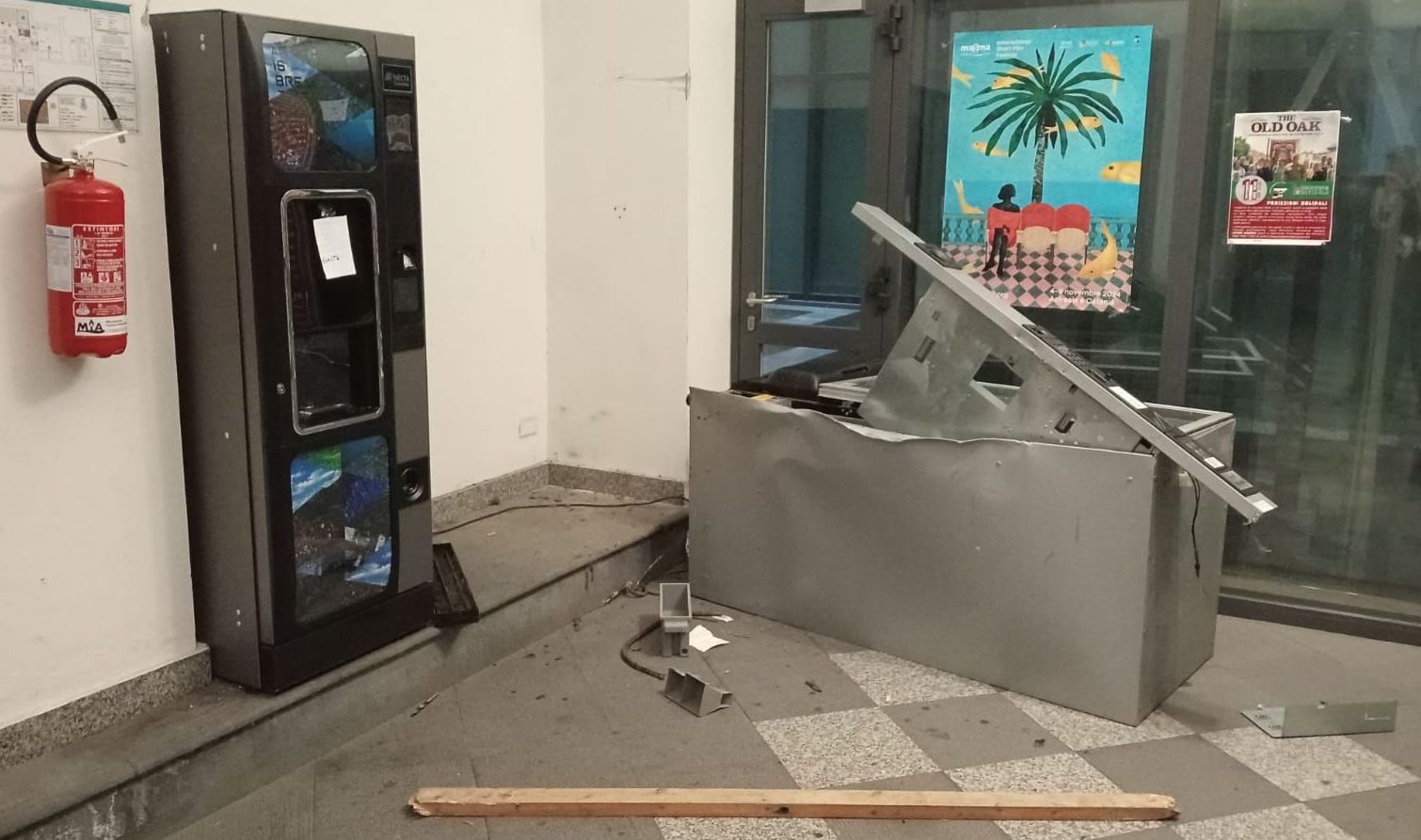 merendine Ladri di merendine in azione al Municipio di Acireale