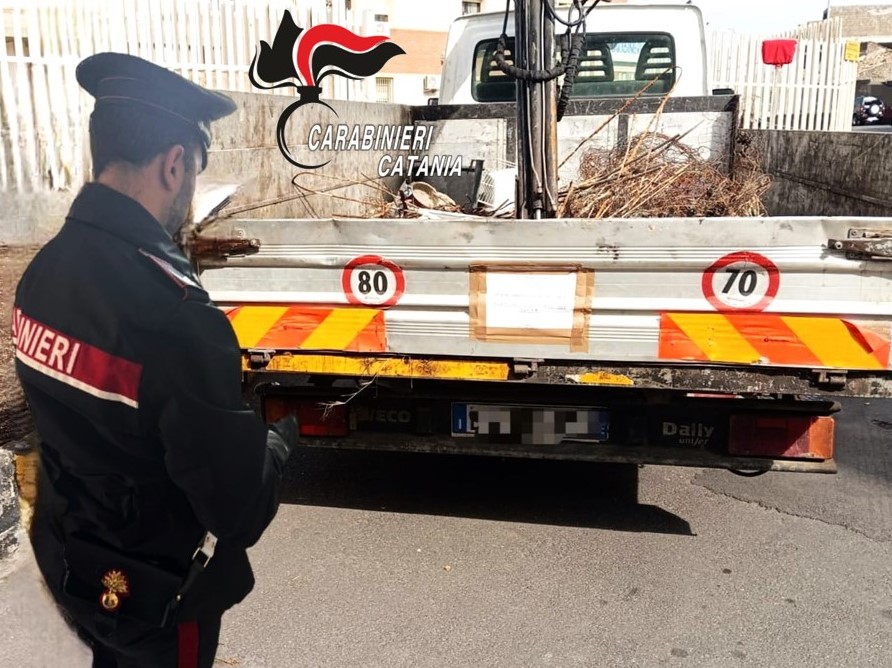 Rifiuti randazzo Randazzo, con un furgone trasportava illegalmente rifiuti