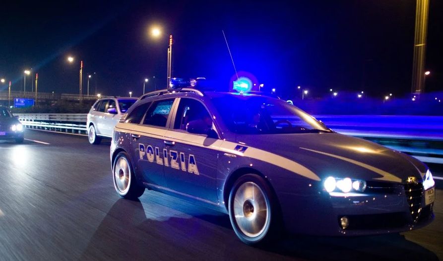 tangenziale sera Motociclista investe cane in tangenziale