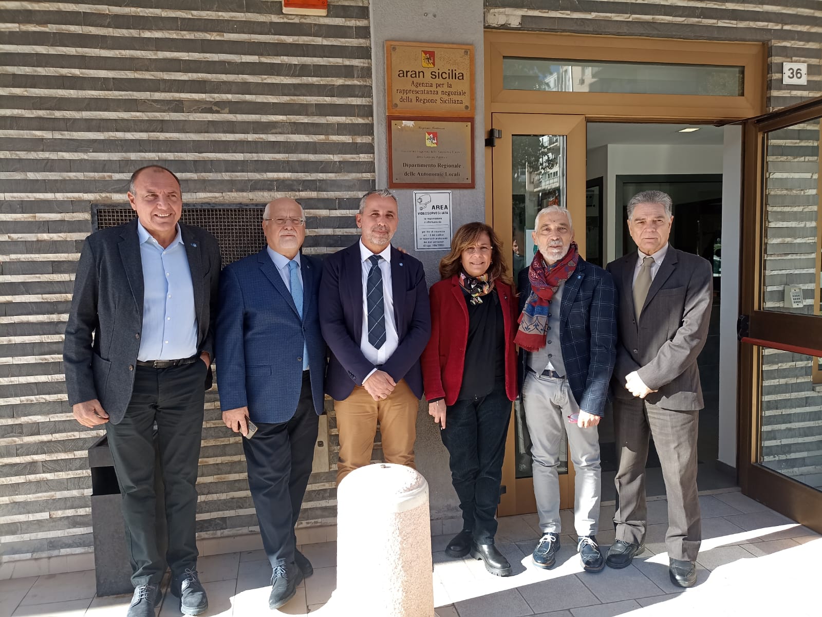 firma-contratto foto Rinnovo del contratto dei dipendenti regionali, l’ok di Ugl