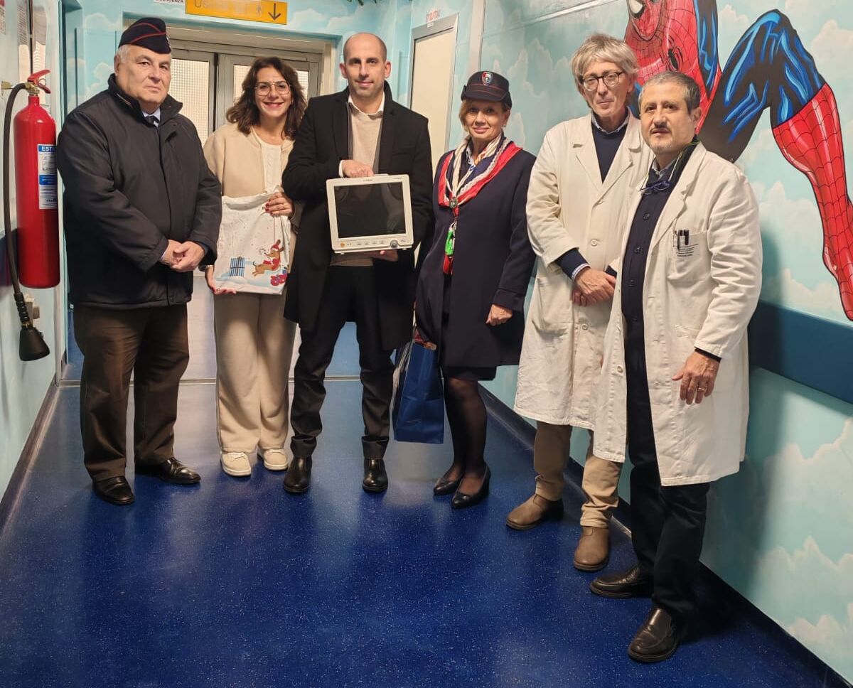 ASSOCIAZIONE CARABINIERI PEDIATRIA Policlinico, familiari Horacio Majorana donano apparecchiatura