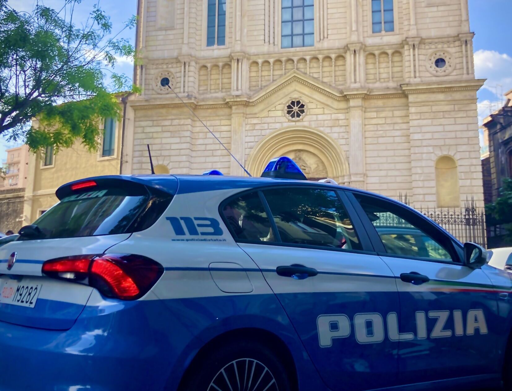 Droga e proiettili nascosti in cucina