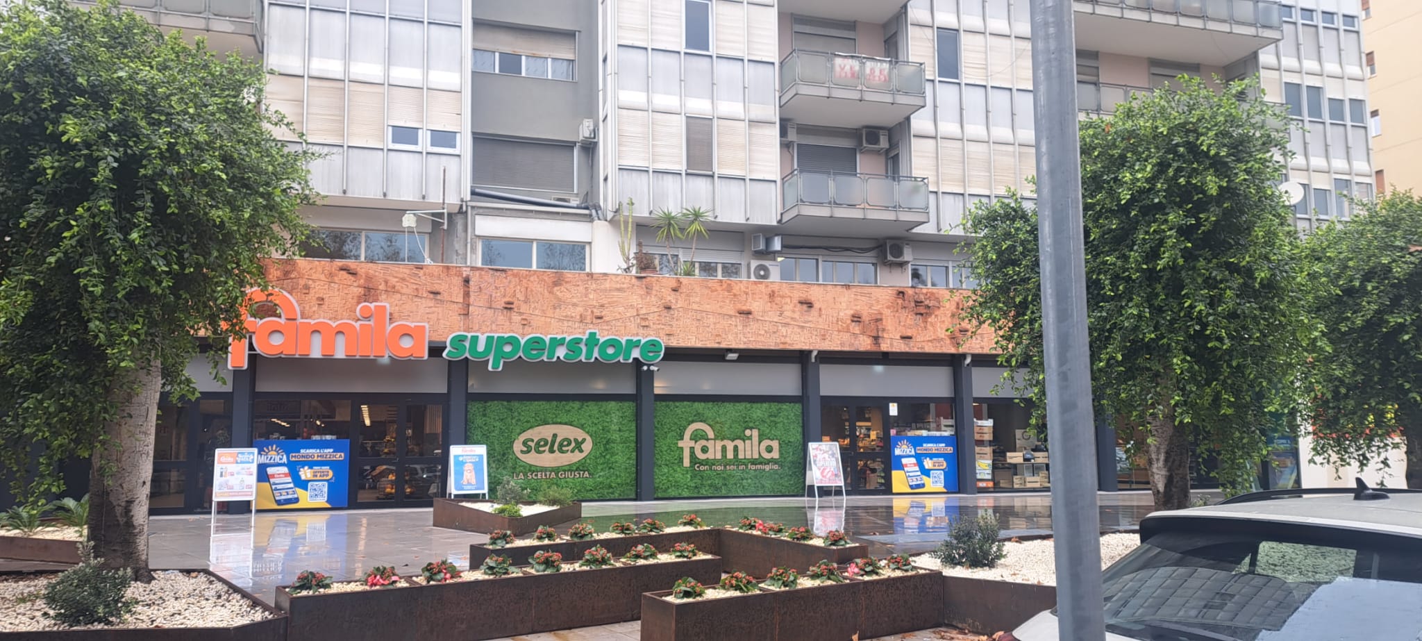 Supermercato h24: aperto da un mese e fa già discutere