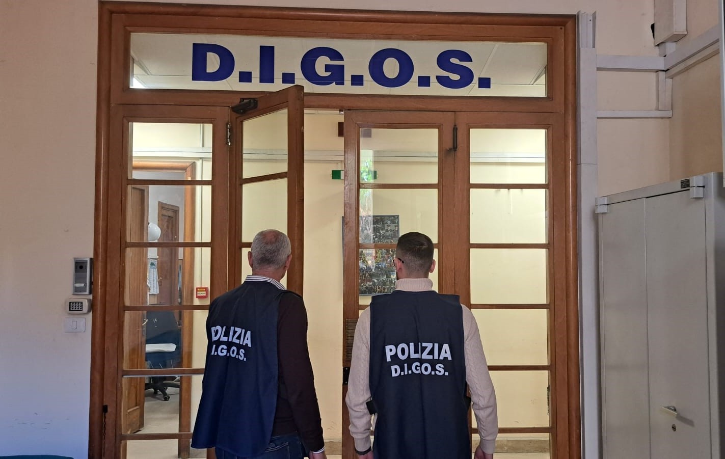 RUBA UN’AUTO IN CENTRO, INDIVIDUATO E ARRESTATO DALLA POLIZIA DI STATO Ruba auto in centro, arrestato