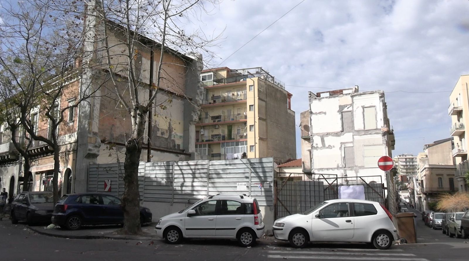 palazzina via castromarino Emergenza casa: Comune e Icap in ritardo