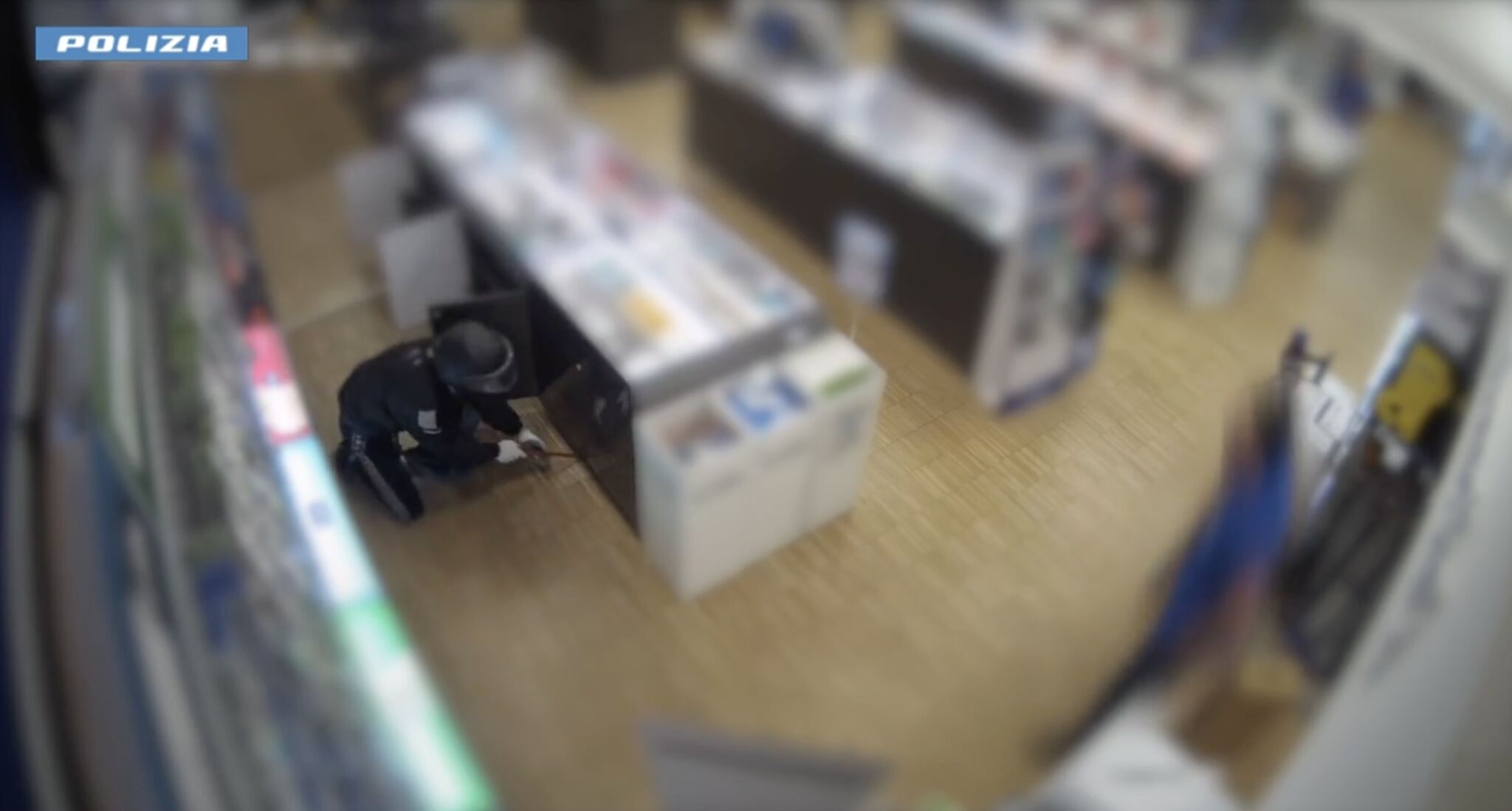 rapine euronics Tentate rapine ad Euronics, un arresto -VIDEO