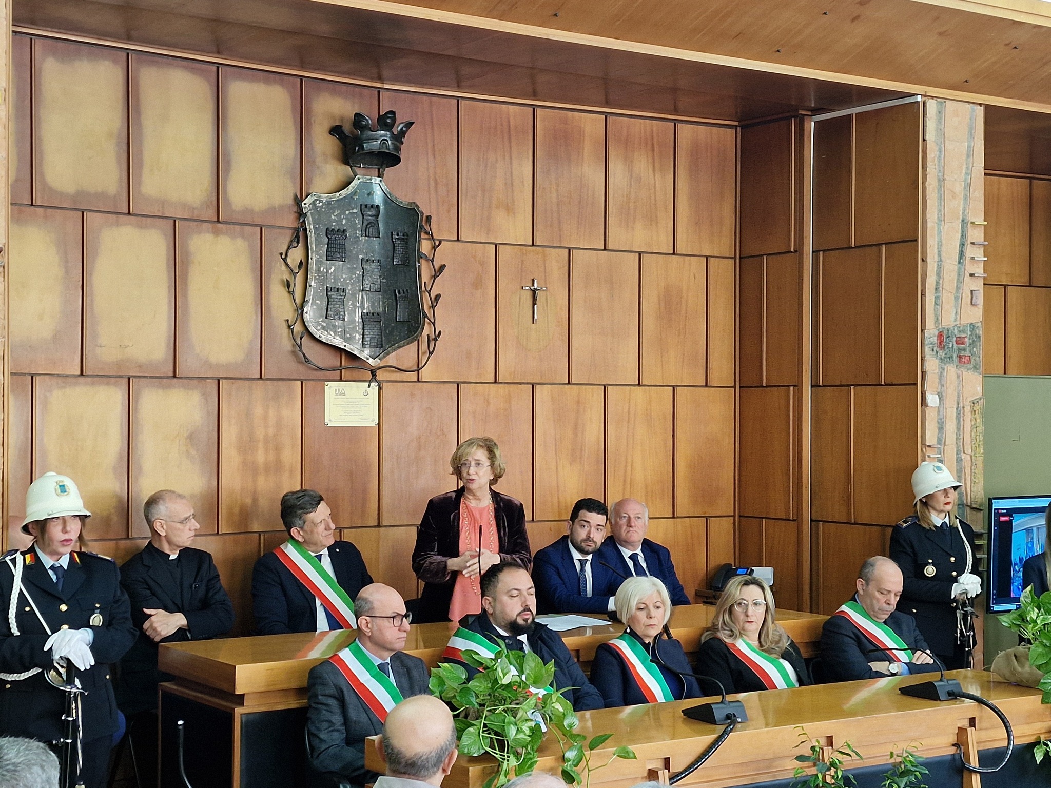 Cerimonia in Municipio: il prefetto Maria Carmela Librizzi incorona ufficialmente Giarre con il titolo di Città
