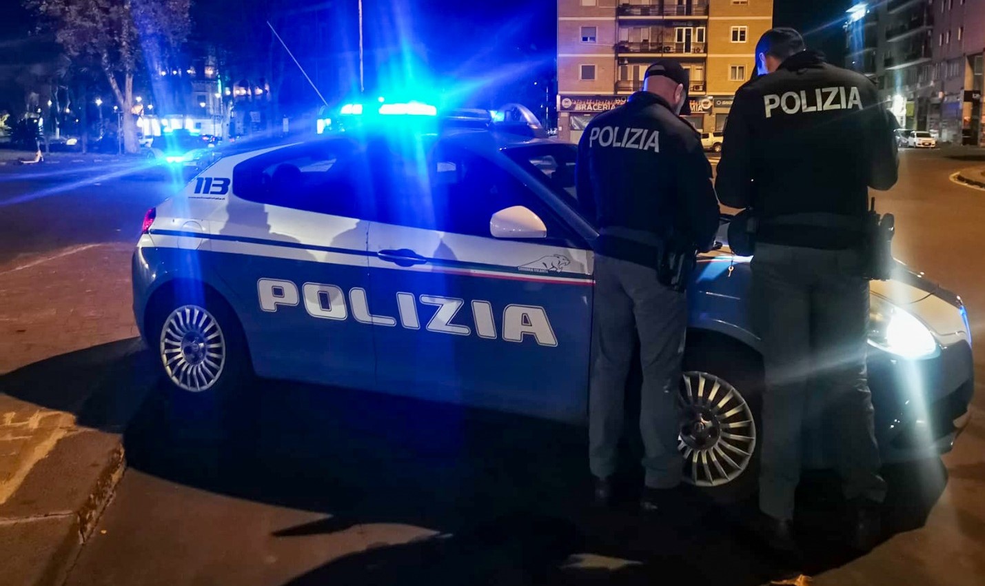 CONTROLLI NEL CENTRO STORICO, 38ENNE TROVATO CON UNA MAZZA DA BASEBALL IN AUTO, DENUNCIATO DALLA POLIZIA DI STATO Denunciato 38enne con una mazza da baseball in auto
