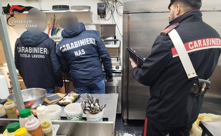 Piazza Dante Sanzioni e denunce per lavoro nero