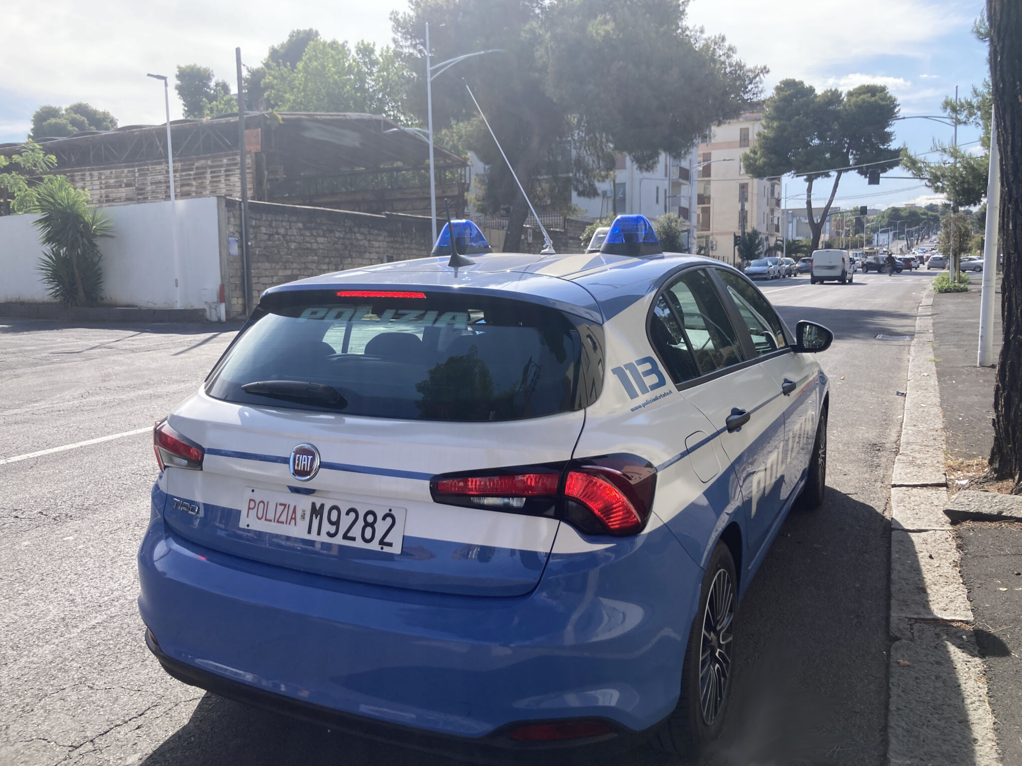 SORPRESO A SPACCIARE IN CORSO INDIPENDENZA, 15ENNE DENUNCIATO DALLA POLIZIA DI STATO. (2) Denunciato 15enne per spaccio in Corso Indipendenza