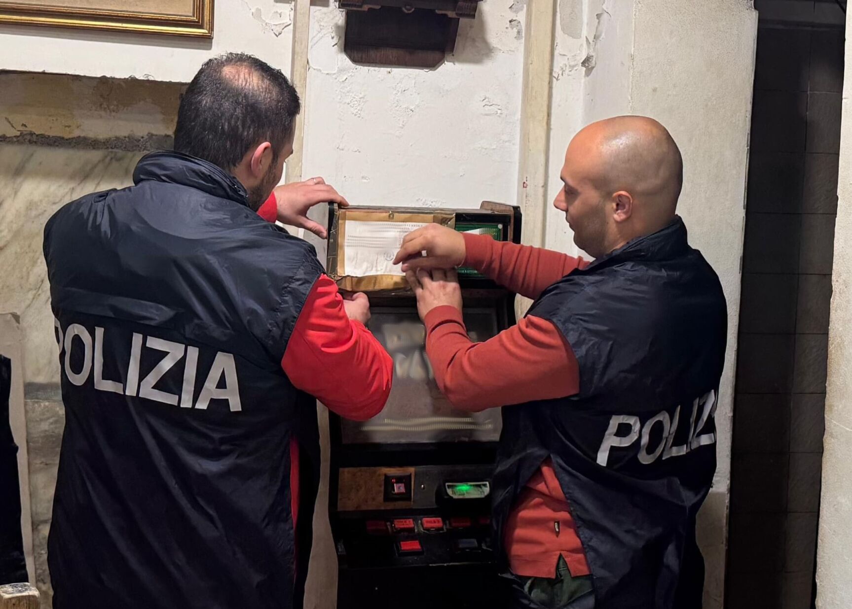 ATTIVITA’ DELLA POLIZIA DI STATO PER CONTRASTARE IL GIOCO ILLEGALE, DENUNCIATO IL TITOLARE DI UNA SALA GIOCHI Catania, sala giochi abusiva: multe per 76mila euro