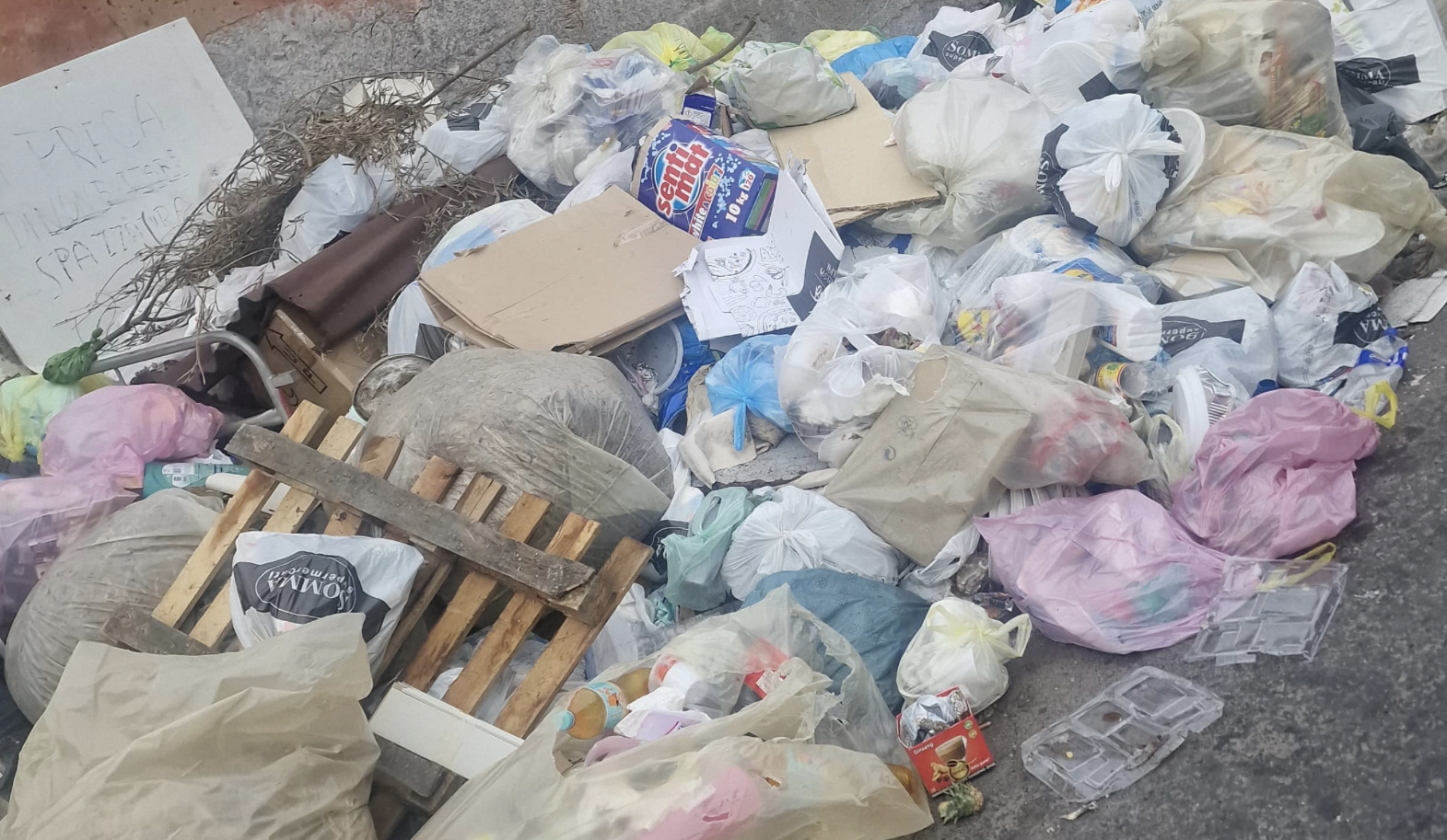 discariche abusive Buglio: “Rifiuti e discariche abusive nel centro storico di Catania”