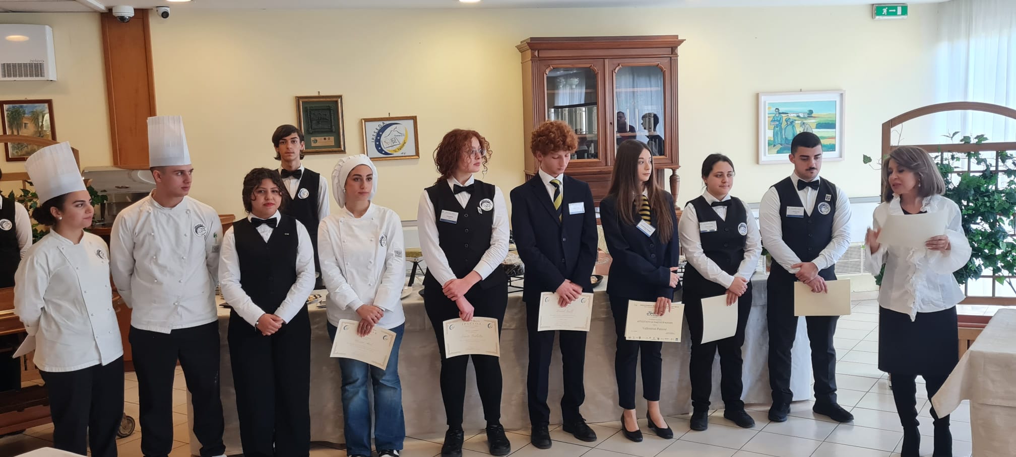 Istituto Alberghiero di Giarre fucina di gusto e di formazione professionale, presenta la colomba 2025