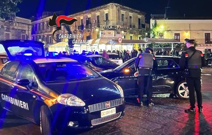 FOTO radiomobile Controlli Carabinieri, arresti multe e sequestro droga