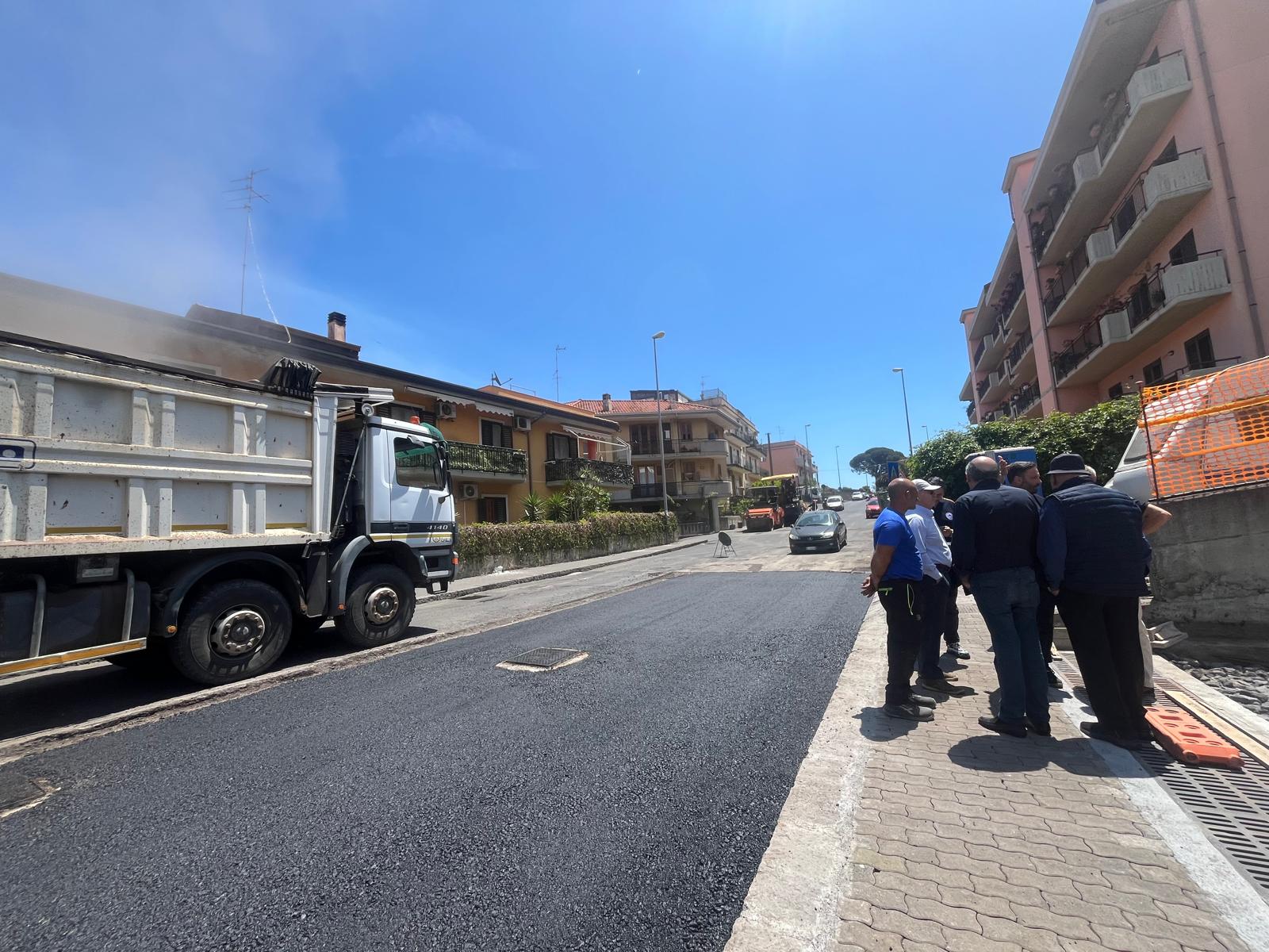Immagine WhatsApp 2025-05-14 ore 14.49.47_43400be6 Acireale, Barbagallo sul campo per i lavori post alluvione