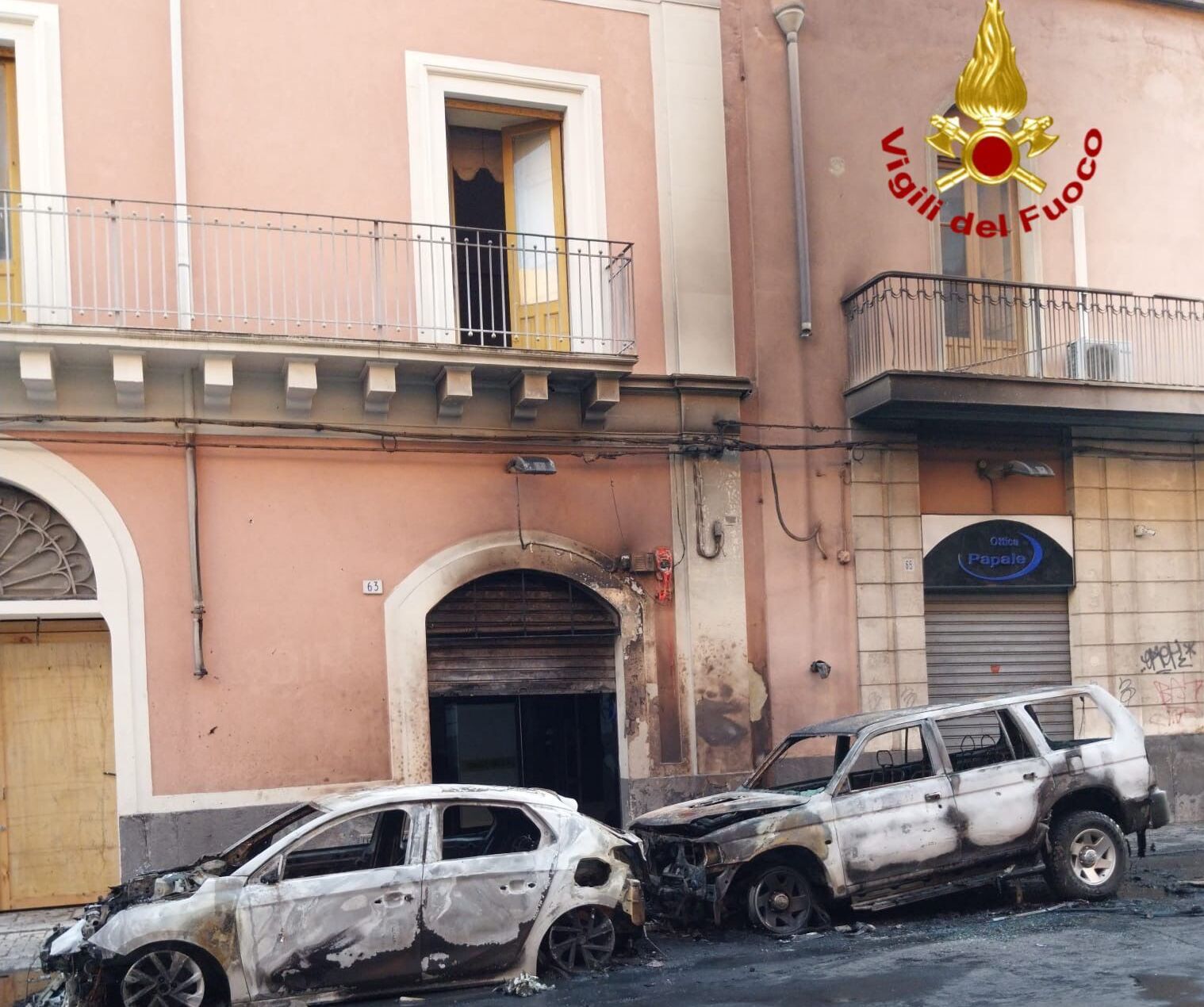 incendio auto via monserrato Due auto a fuoco in via Monserrato