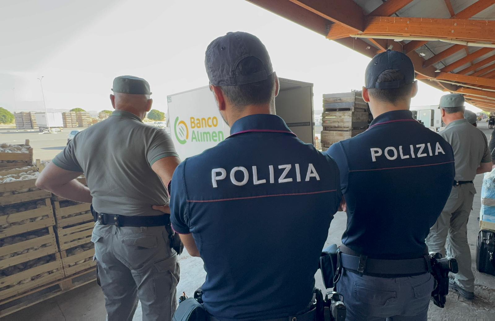 CONTROLLI DELLA TASK FORCE COORDINATA DALLA POLIZIA DI STATO AL M.A.A.S. 2 Controlli Polizia al MAAS Catania: sequestri e sanzioni