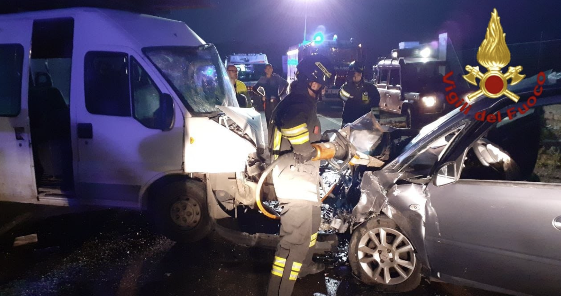 incendio guardia di finanza Palagonia, Vigili del Fuoco intervengono in un incidente