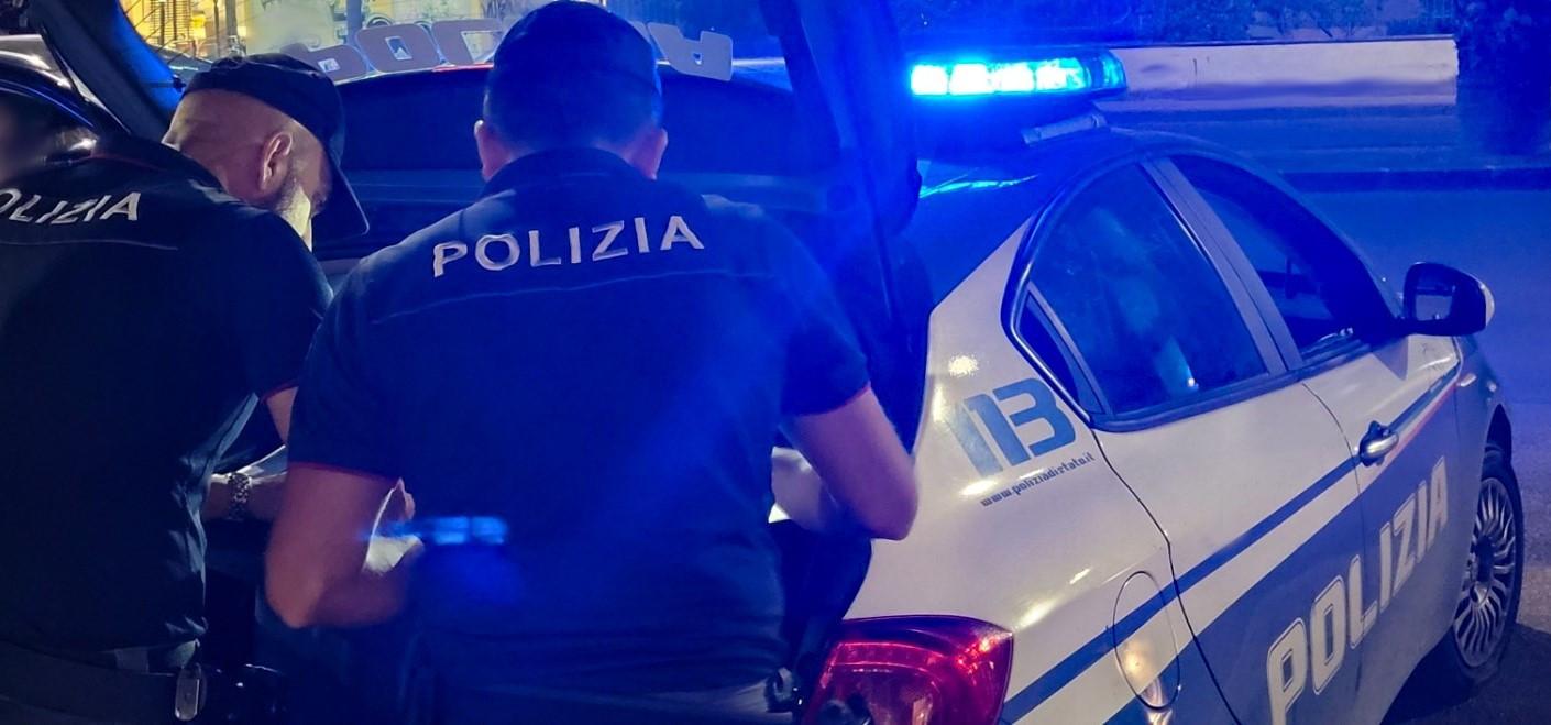 UBRIACO CON PASSAMONTAGNA E COLTELLO MINACCIA IL CASSIERE DI UN BAR DEL CENTRO, ARRESTATO 35ENNE DALLA POLIZIA DI STATO Tenta rapina in un bar del centro