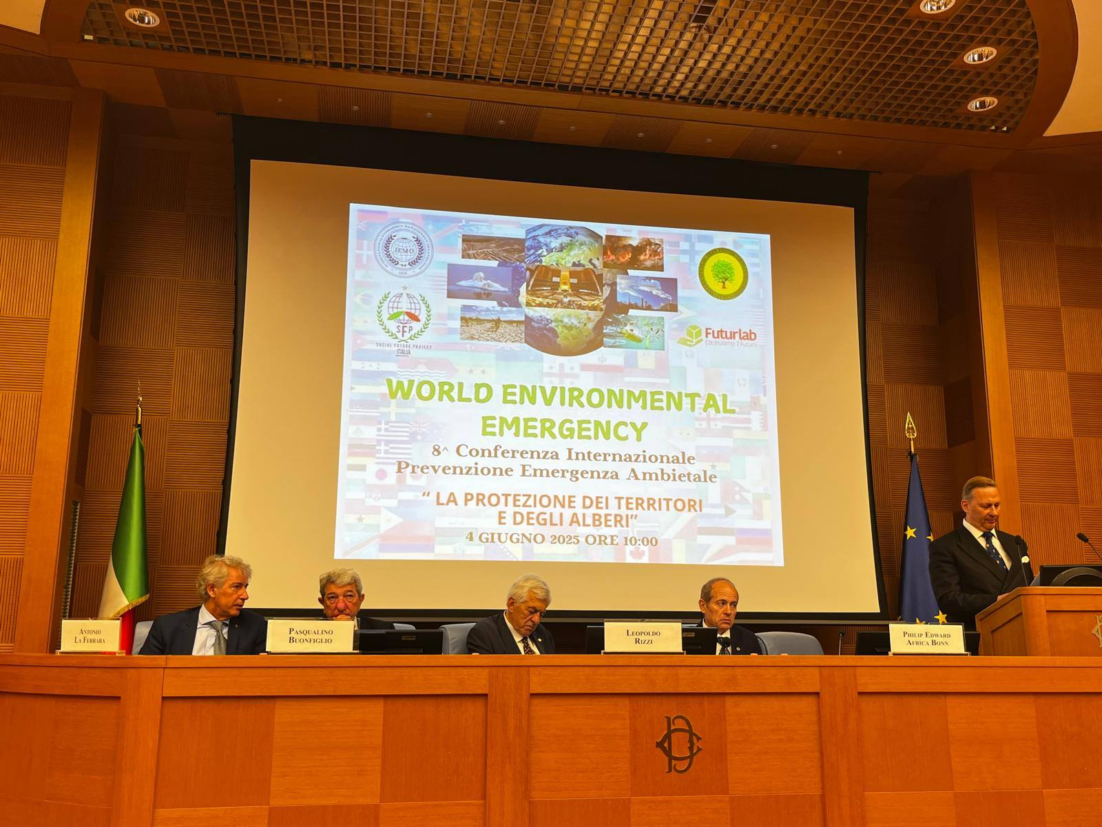 foto protezione degli alberi La prevenzione delle emergenze ambientali