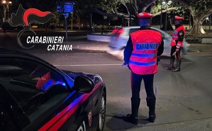 26.7.2025 foto comunicato città Catania, denunce per parcheggiatori abusivi e resistenza