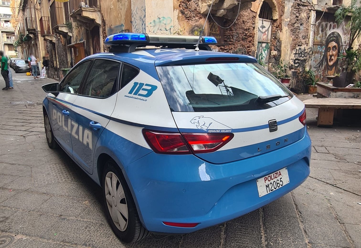 FUGGE ALLA VISTA DEGLI AGENTI ALLA GUIDA DI UN MOTORINO RUBATO. ARRESTATO 28ENNE DALLA POLIZIA DI STATO PER RESISTENZA A PUBBLICO UFFICIALE Catania, arrestato 28enne su scooter rubato