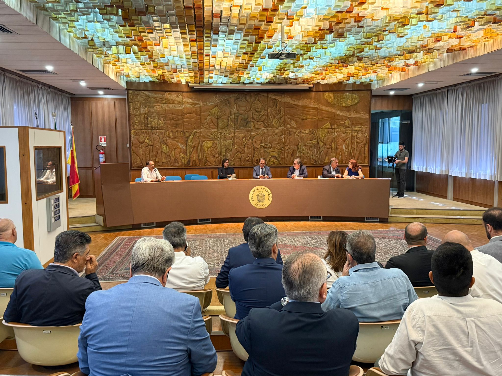 I sindaci chiedono alla Regione 50 milioni per rifiuti e Asacom