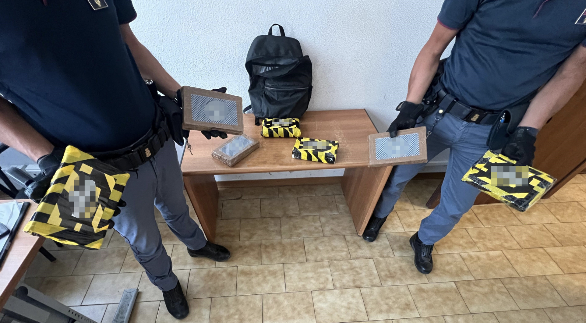 cocaina Catania, sequestro di cocaina dopo una chiamata anonima