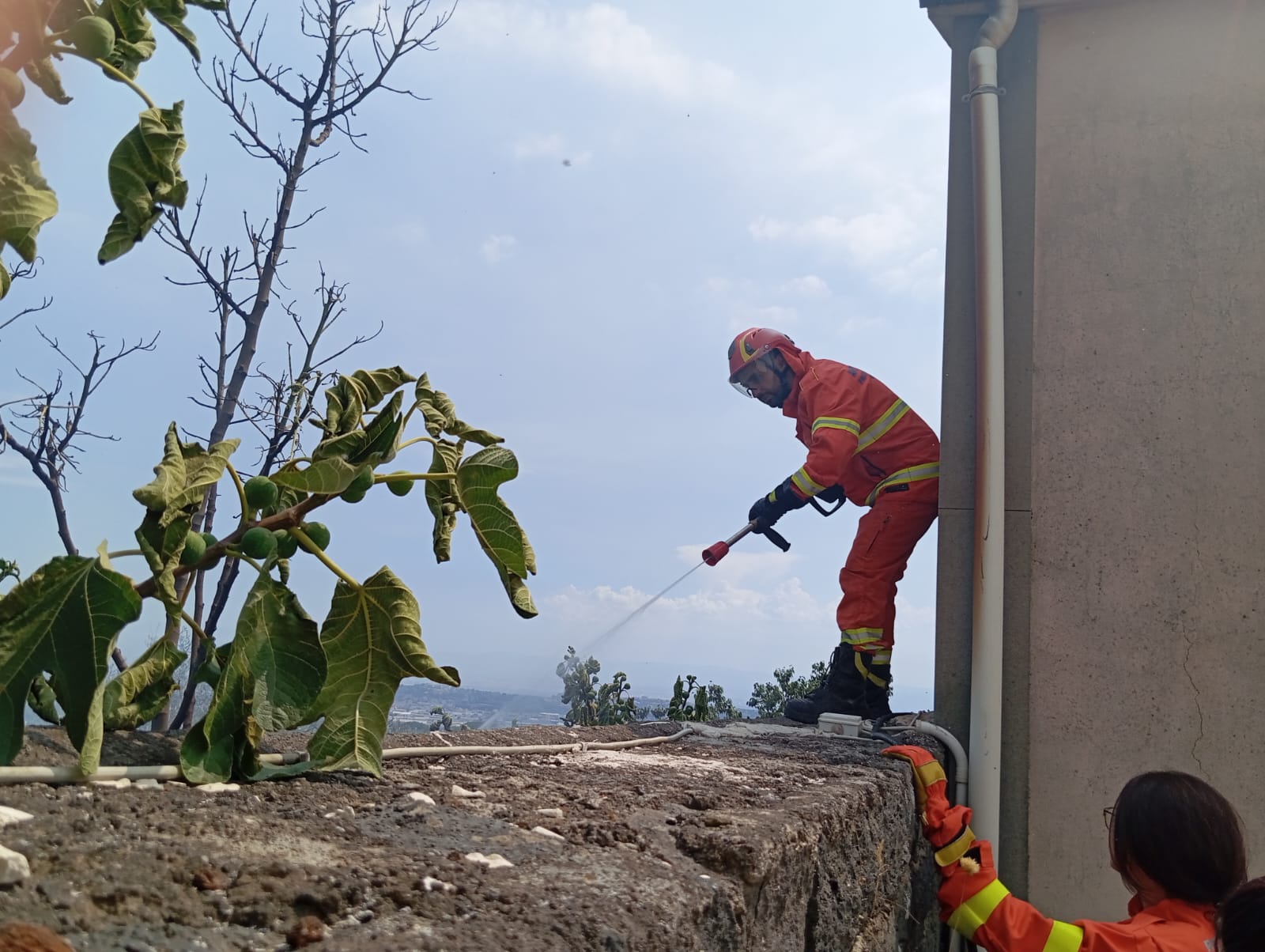 Alfio Platania – Protezione Civile La missione della Protezione Civile: “proteggerci dal fuoco”