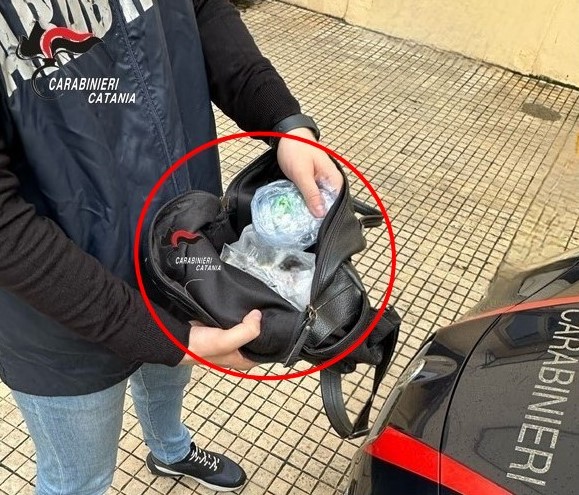 droga fontanarossa Catania, arrestato 24enne per spaccio al Villaggio Sant’Agata