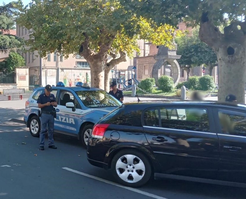 CONTROLLO STRAORDINARIO DELLA POLIZIA DI STATO NEL TERRITORIO DI RANDAZZO. (5) Controlli a tappeto, a Randazzo, per garantire sicurezza e legalità