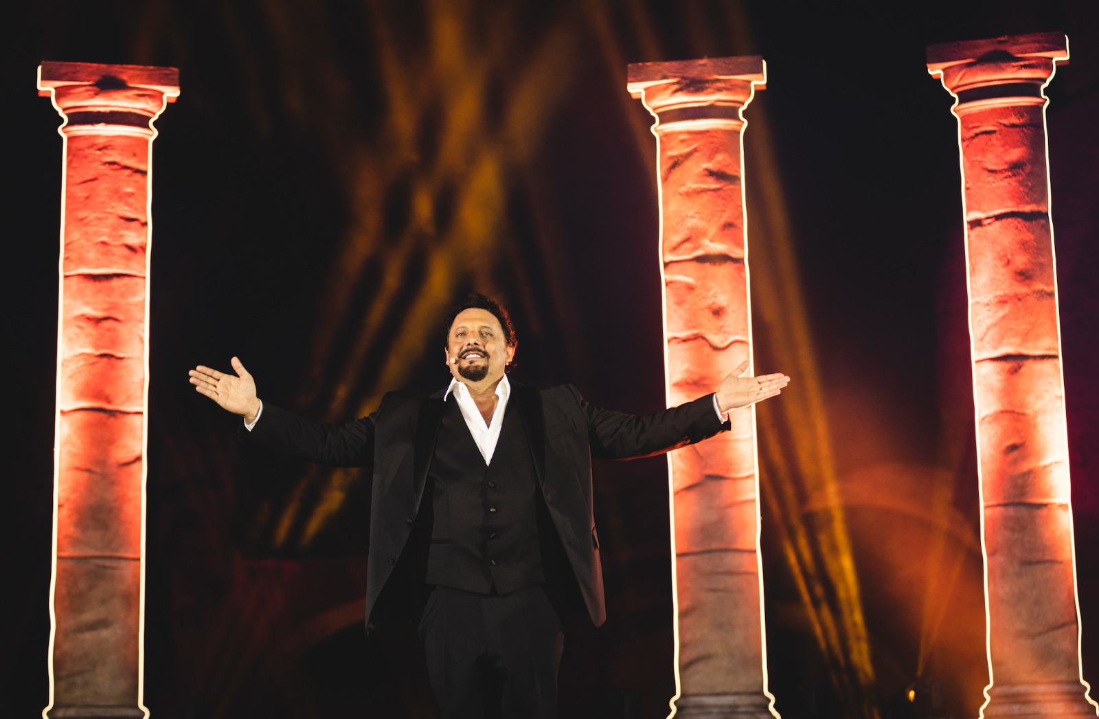 Enrico Brignano in tour in Sicilia con “Bello di mamma!”