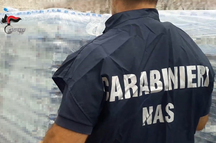 NAS Catania sequestrano 2 depositi bevande e acqua minerale