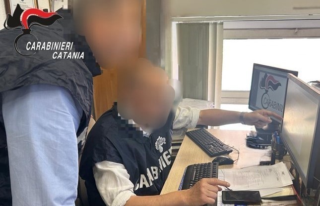 NICOLOSI Truffa dello “smartphone perso”, 3 campani in manette