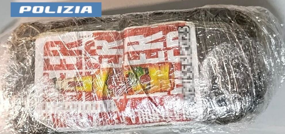 Catania, i Falchi della squadra mobile arrestano due pusher