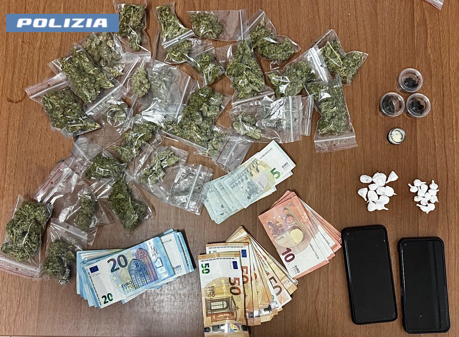 Wax nel drive-in della droga di Canalicchio: arrestato 22enne