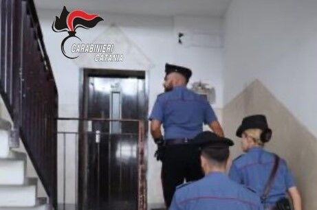 Zafferana, 19enne arrestato per droga: trovate dosi e contanti